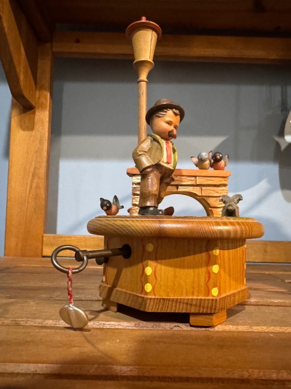 Anri(carved in Italy) music box